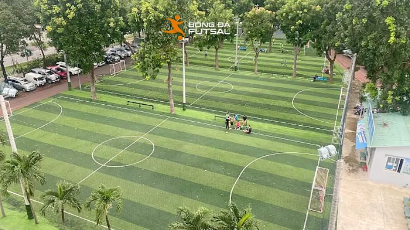 Sân bóng đá q10 mini Nhà Tập Luyện Phú Thọ