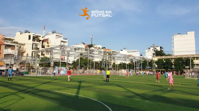 Sân bóng Lam Sơn - An ninh, mát mẻ và giá hợp lý