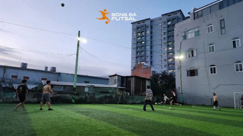 Sân bóng Hoàng Kim - Rộng rãi, thoáng mát