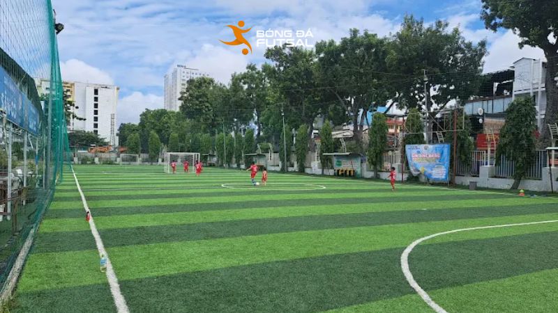 Sân bóng đá Phú Thọ - Giá rẻ, thoáng mát