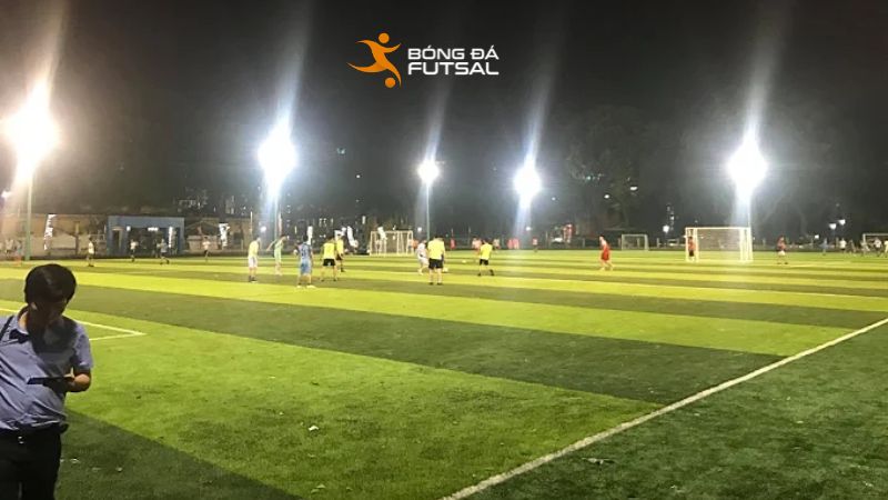 Dịch vụ và tiện ích tại sân bóng Đại học Hà Nội