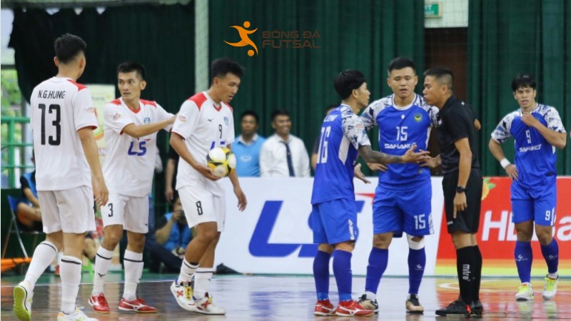 Hành vi nguy hiểm, bạo lực, truất quyền thi đấu