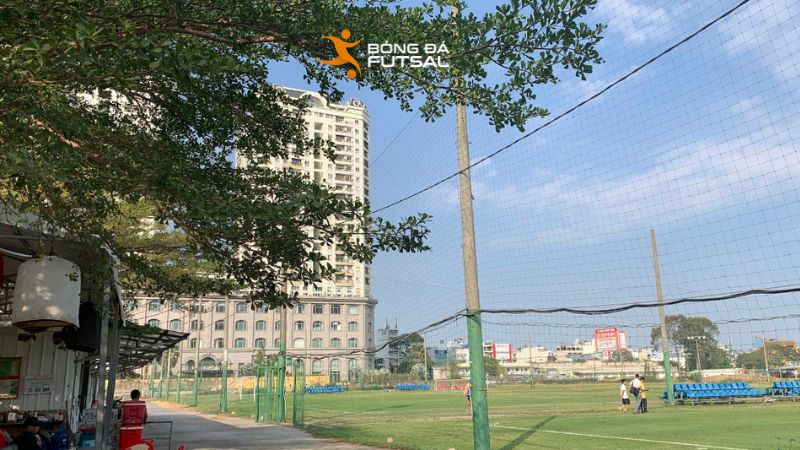 Sân bóng đá quận 11 cỏ nhân tạo Lyon