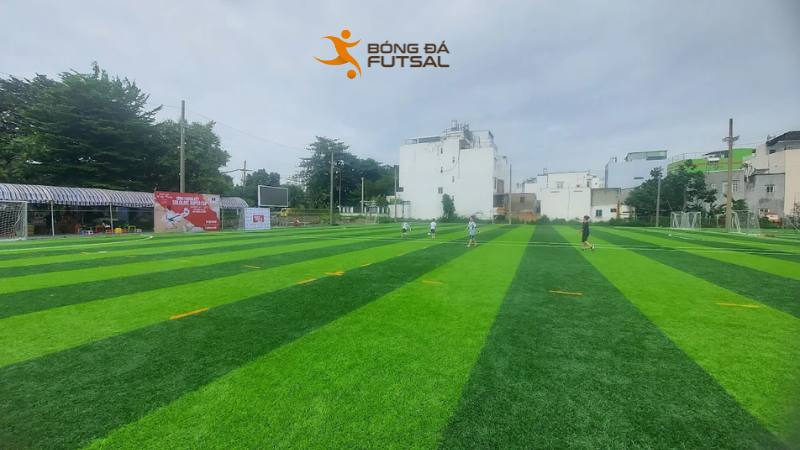 Sân BSG sân bóng đá quận 12 cỏ nhân tạo tiện ích đầy đủ